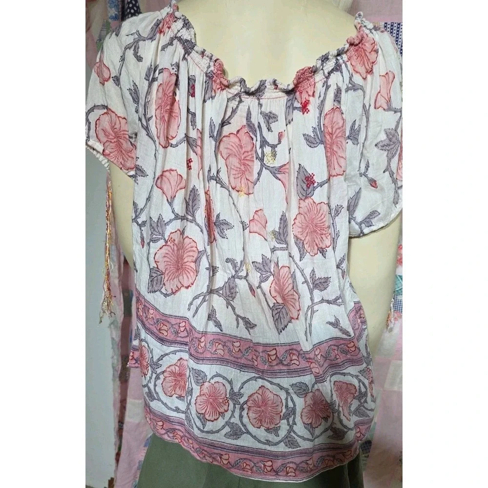 Bell by Alicia Bell Red Gold Stitching Detail Tassels‎ Tunic Top Size Small